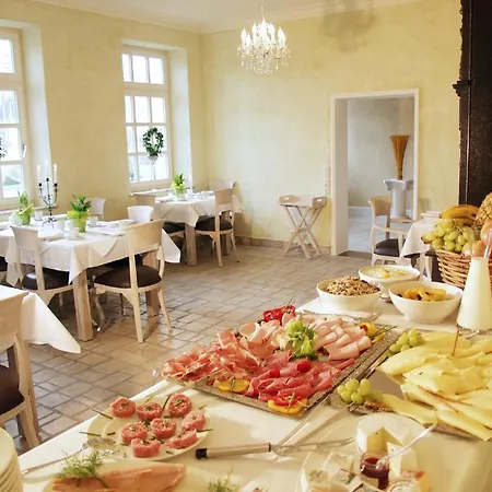 Lindenhof Hotel 3*